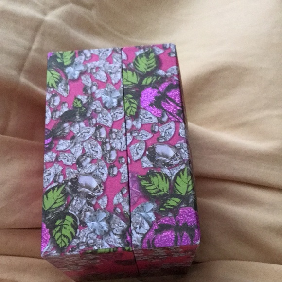 Gorgeous Betsey Johnson Ceramic Watch - Picture 9 of 11